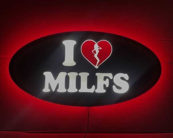 Tablica podświetlana led I LOVE MILFS 60x30cm