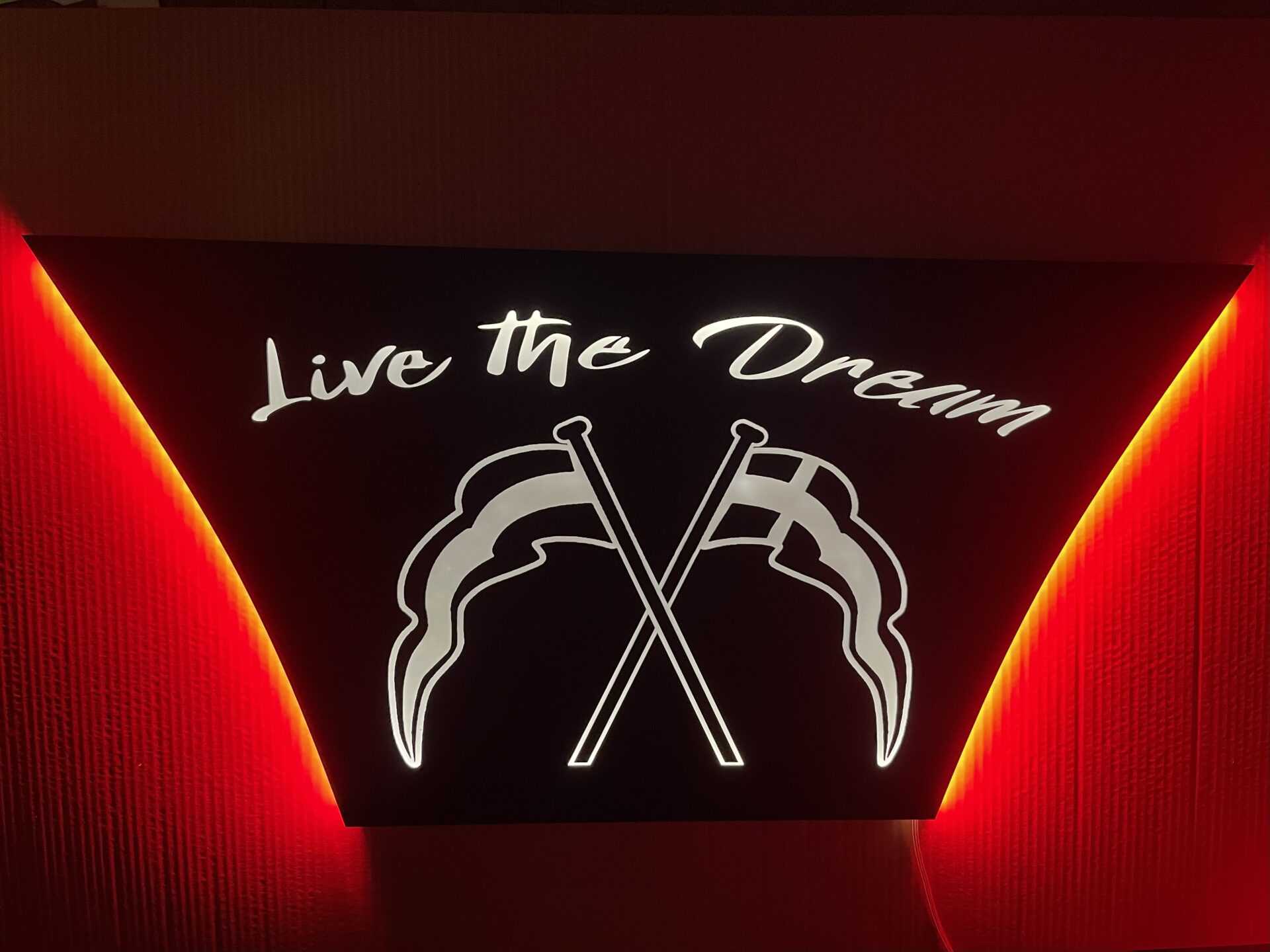 Tablica Podświetlana na tylną ściane