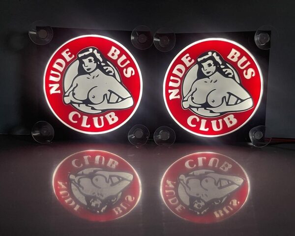 Narożniki Nude Bus Club