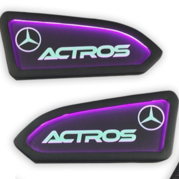 Podświetlane boczki drzwi Mercedes